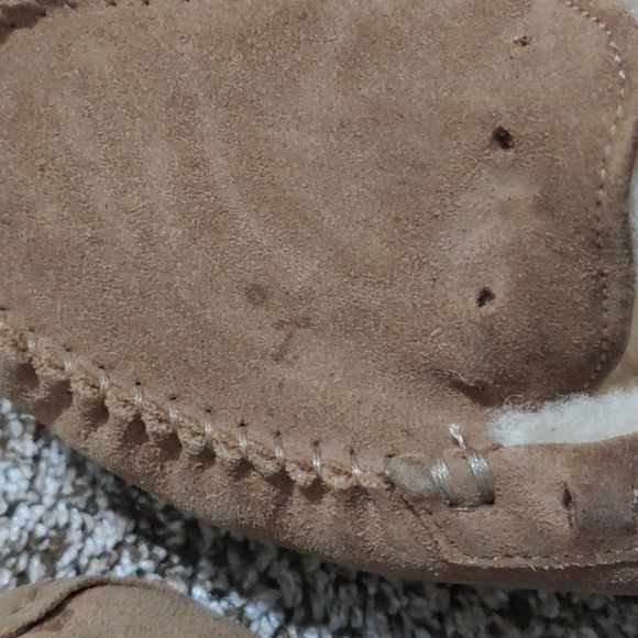 UGG Moccassins Fur Slip On Shoes Women's Size 8 - Picture 3 of 5